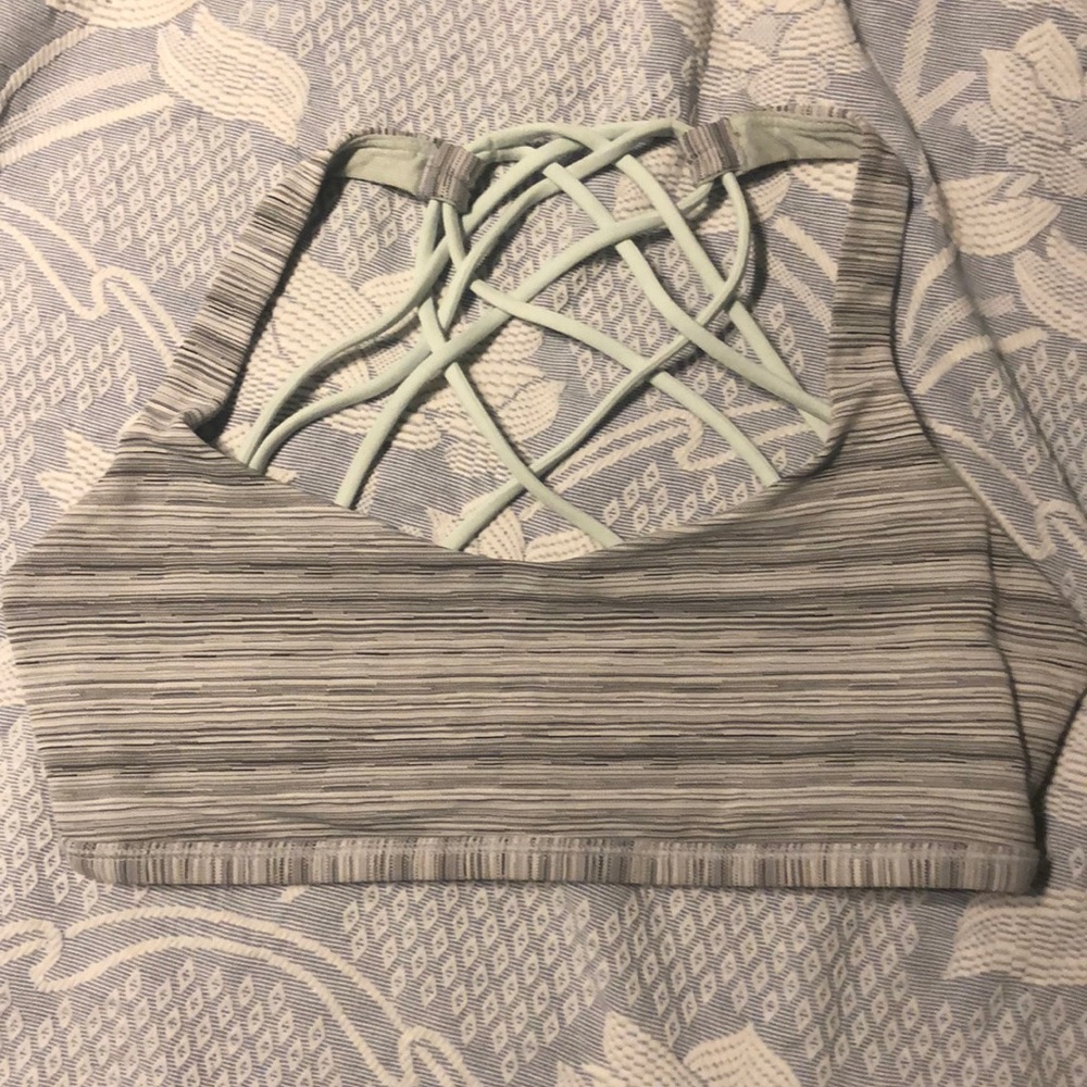 lululemon sports bra